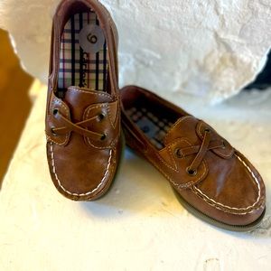 9C brown loafers